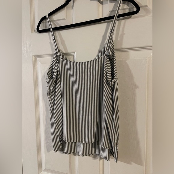Free w/bundle🙃NWOT Old Navy Striped Cami size M - Picture 4 of 4